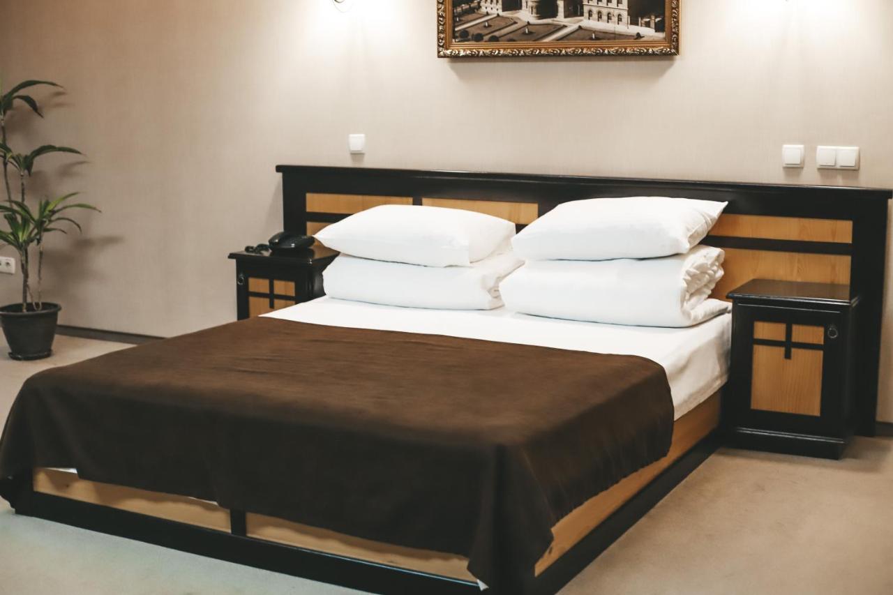 Georg Palace Hotel تشيرنيفتسي المظهر الخارجي الصورة